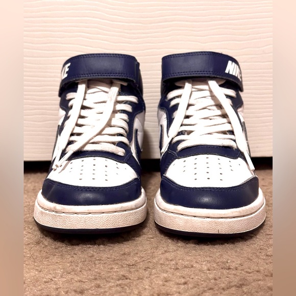 Nike Kids' Blue and White Sneakers - Picture 2 of 5